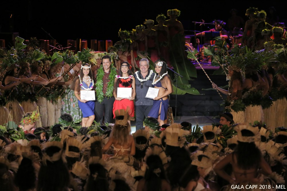 LES LAUREATES AVEC HEREMOANA ET FABIEN